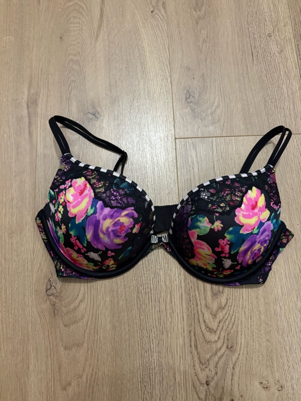 Victoria's Secret Black Floral Lace Underwire Bra